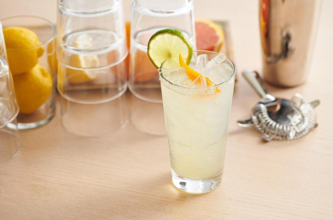 Hyatt Place Jaipur Malviya Nagar Bagian luar foto A Paloma cocktail
