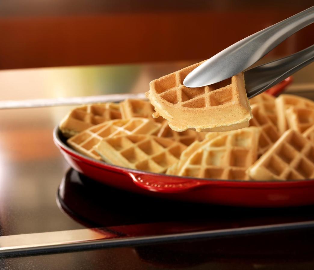 Hyatt Place Jaipur Malviya Nagar Bagian luar foto A waffle iron