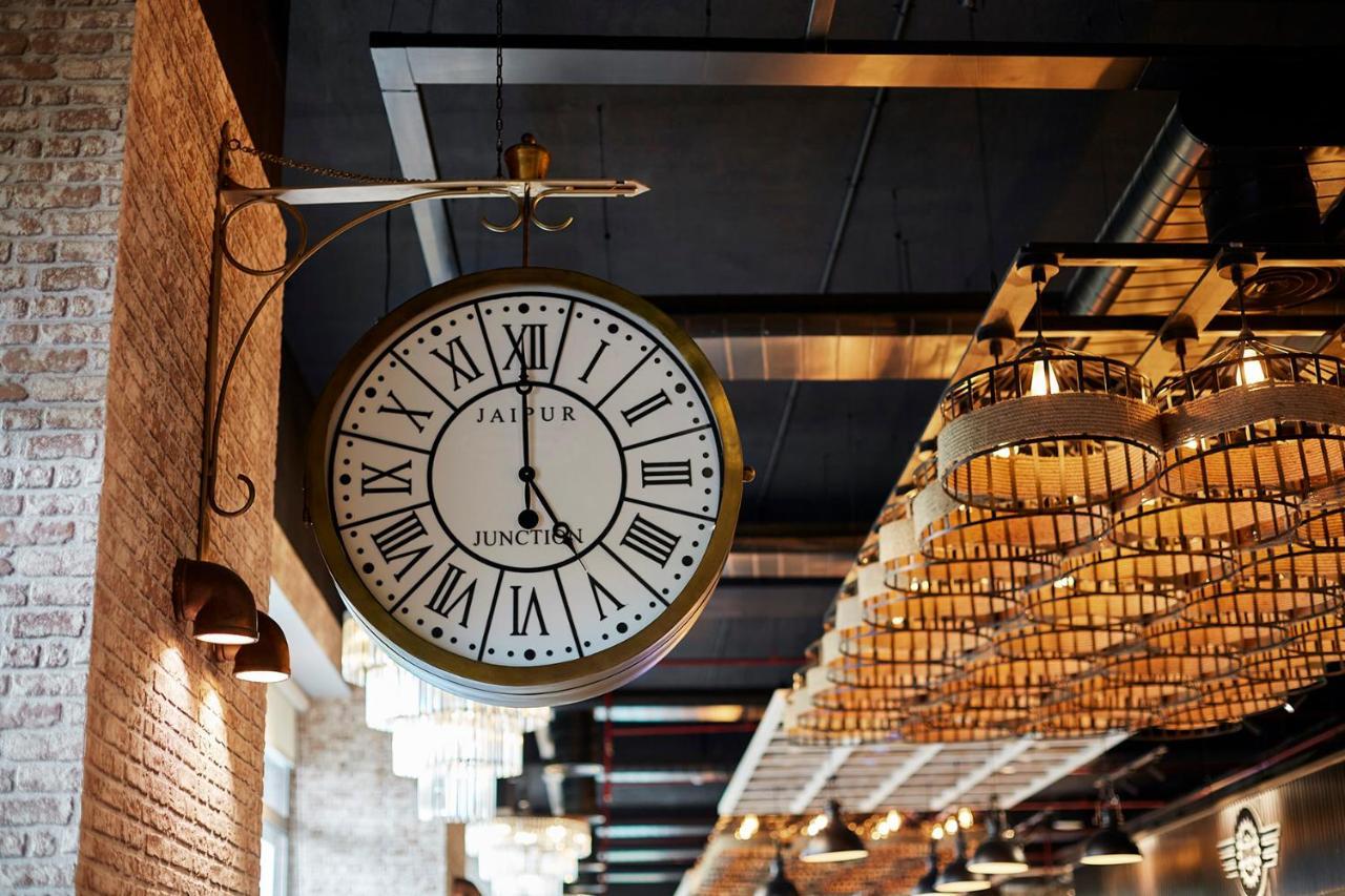 Hyatt Place Jaipur Malviya Nagar Bagian luar foto The clock at the entrance of the station